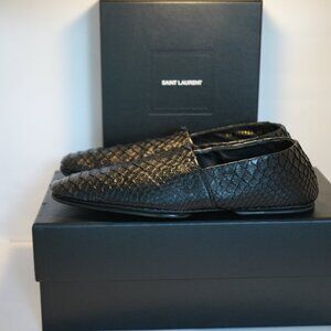 Yves SAINT LAURENT